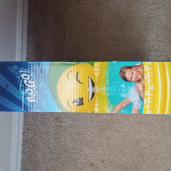 Summer Smiles Sprayer Pool - Picture 3 of 6